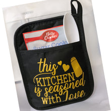 Load image into Gallery viewer, Custom Pot Holder Kitchen Set-Black &quot;This Kitchen is Seasoned with Love&quot;
